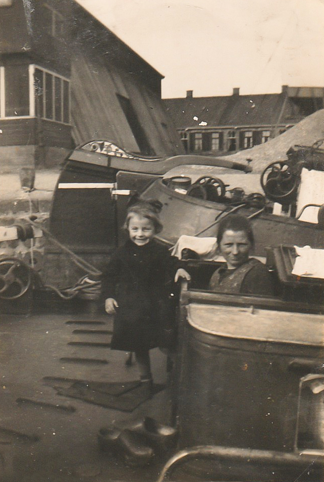 Stien Visser Zwering met haar moeder Geeske