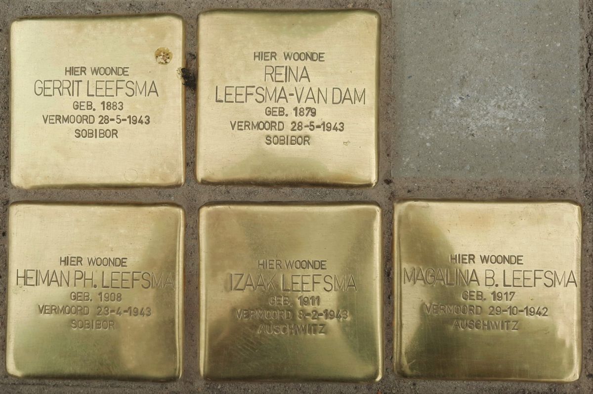 A_-_1_Stolpersteine_Asterstraat_17