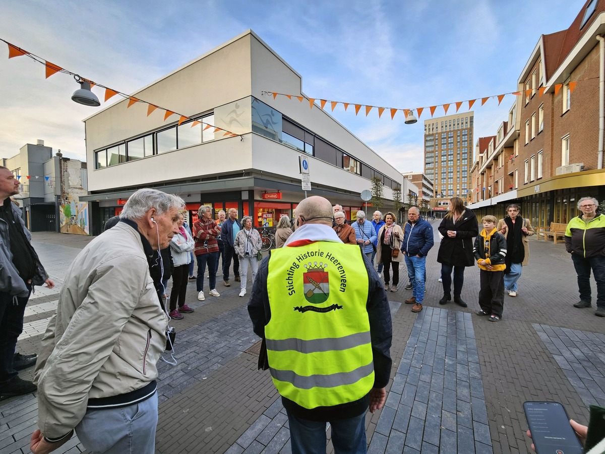 bevrijdingswandeltocht heerenveen gids anne van der laan de kring duitsers